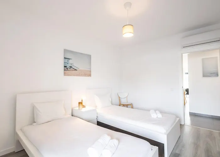 Mar T2 - By Smarthomes Apartman